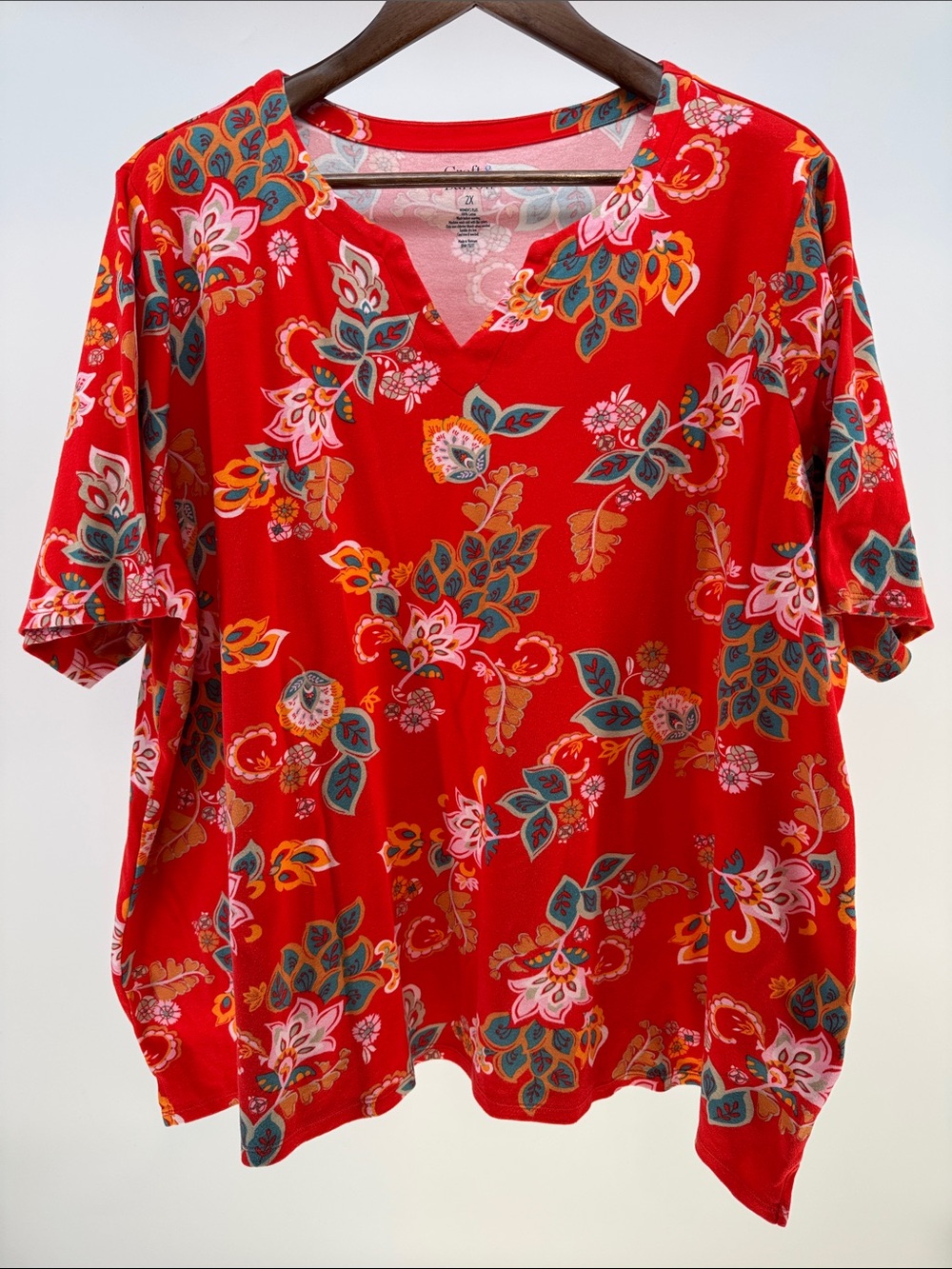croft & barrow Red Floral V-Neck Short Sleeve Top